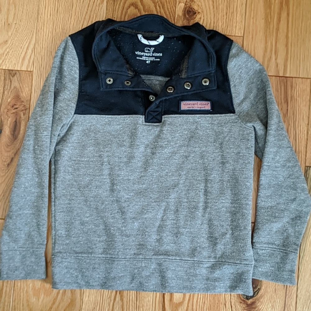 Vineyard Vines snap pull over